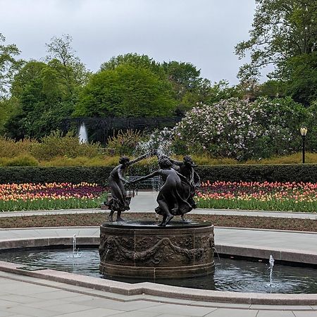The Central Park East By The Museum Mile New York Extérieur photo